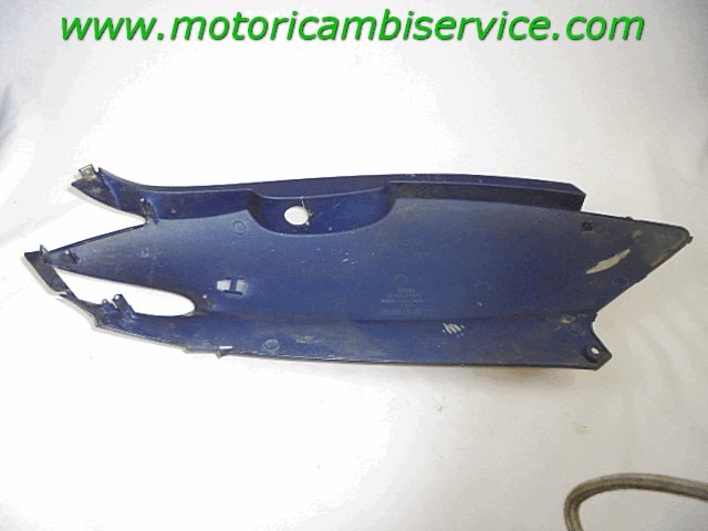 CARENAGE LATERALE OEM N. KY320113  PI?CES DE  D'OCCASION  MOTO KYMCO GRAN DINK 125 ( 2001 - 2006 ) D?PLACEMENT 125 cc ANN?E DE CONSTRUCTION