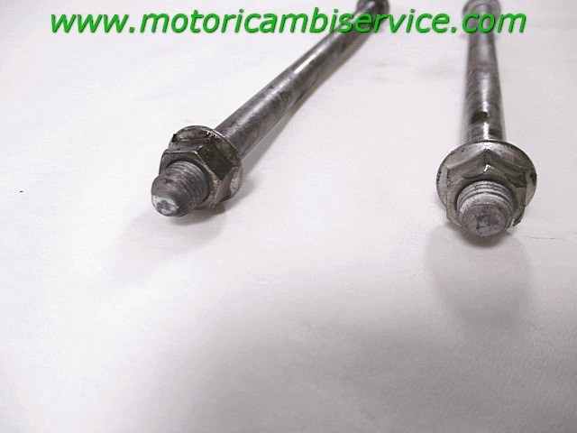 PIVOTS OEM N. 90103MBZG00  90107MBZG00 PI?CES DE  D'OCCASION  MOTO HONDA CB600F HORNET (1998 - 2005) D?PLACEMENT 600 cc ANN?E DE CONSTRUCTION  2004