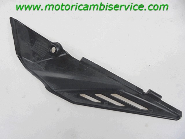 FAIRING LAT?RAL / ATTACHEMENT OEM N. 851670  PI?CES DE  D'OCCASION  MOTO APRILIA SHIVER 750 (2008 - 2010) D?PLACEMENT 750 cc ANN?E DE CONSTRUCTION  2008