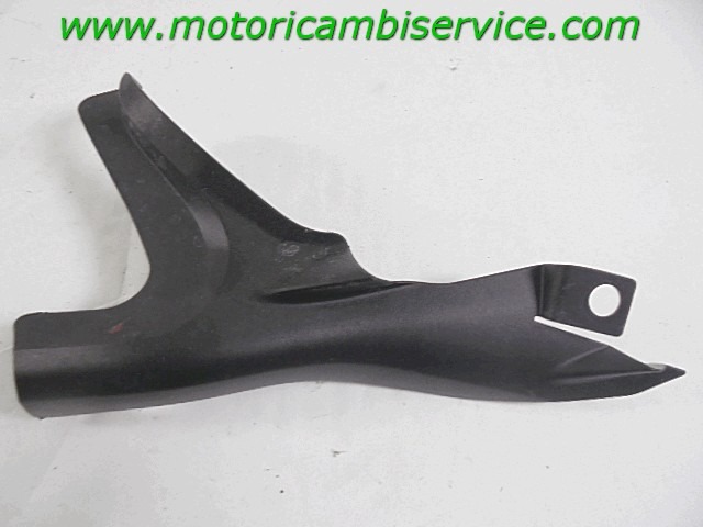 FAIRING LAT?RAL / ATTACHEMENT OEM N.  PI?CES DE  D'OCCASION  MOTO DUCATI MONSTER 821 (2014 - 2018) D?PLACEMENT 821 cc ANN?E DE CONSTRUCTION  2016