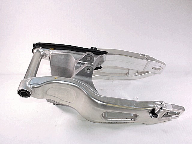 BRAS OSCILLANT OEM N. 52200MEL505 PI?CES DE  D'OCCASION  MOTO HONDA CBR 1000 RR SC57 (2004 - 2005) D?PLACEMENT 1000 cc ANN?E DE CONSTRUCTION  2005