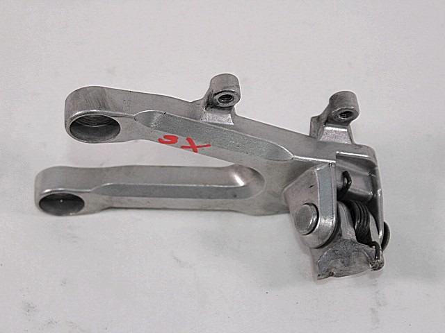 REPOSE-PIEDS AVANT OEM N. 50700MEL000 PI?CES DE  D'OCCASION  MOTO HONDA CBR 1000 RR SC57 (2004 - 2005) D?PLACEMENT 1000 cc ANN?E DE CONSTRUCTION  2005