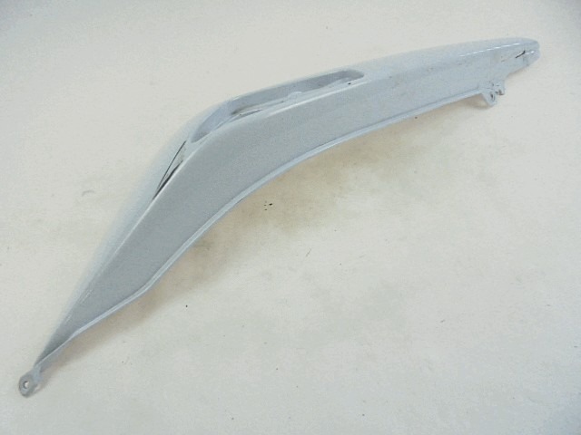 FAIRING LAT?RAL / ATTACHEMENT OEM N. 36040008115Z PI?CES DE  D'OCCASION  MOTO KAWASAKI ER-6 (2009 - 2011) D?PLACEMENT 650 cc ANN?E DE CONSTRUCTION  2011