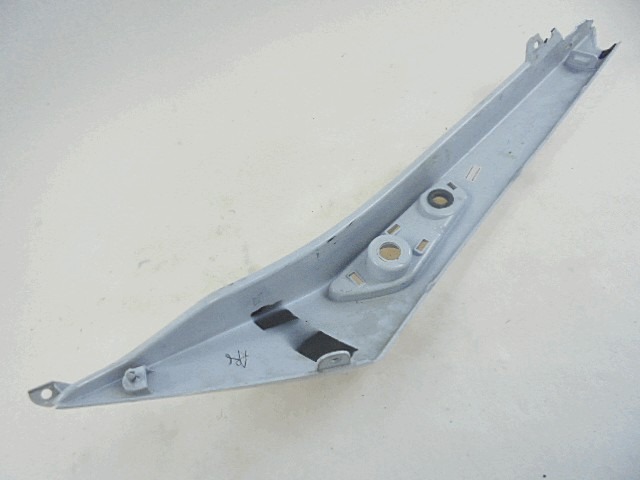 FAIRING LAT?RAL / ATTACHEMENT OEM N. 36040008115Z PI?CES DE  D'OCCASION  MOTO KAWASAKI ER-6 (2009 - 2011) D?PLACEMENT 650 cc ANN?E DE CONSTRUCTION  2011