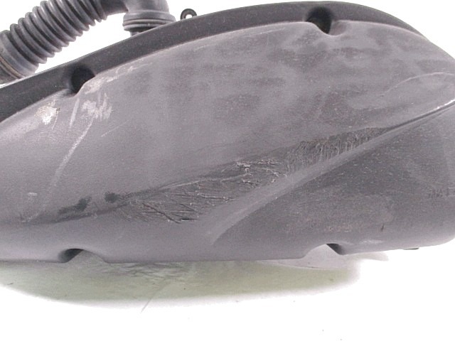 "FILTRE ? AIR OEM N. 	17200-HHA-000 PI?CES DE  D'OCCASION  MOTO SYM HD 200 i (2006 -2010) D?PLACEMENT 200 cc ANN?E DE CONSTRUCTION  2007"