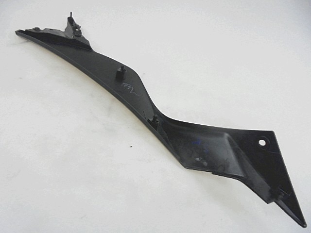 FAIRING LAT?RAL / ATTACHEMENT OEM N. 140920922 PI?CES DE  D'OCCASION  MOTO KAWASAKI NINJA EX300A ABS (2012 - 2017) D?PLACEMENT 300 cc ANN?E DE CONSTRUCTION  2015