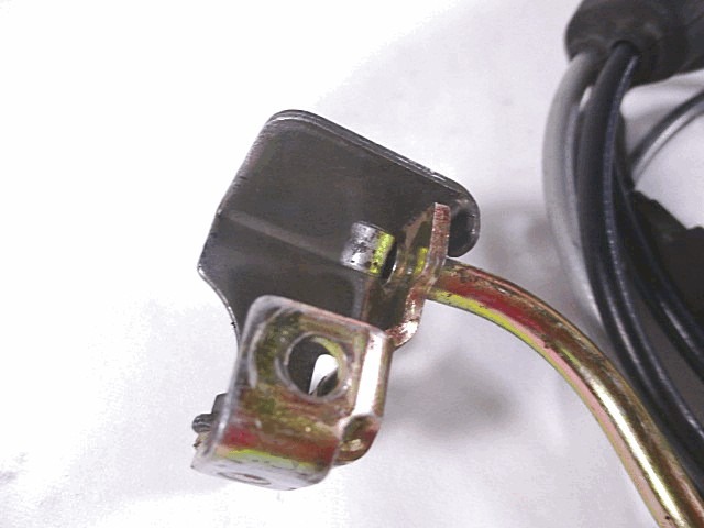 VERROUILLAGE DE SIEGE / CABLE OEM N. 5GJ2478E0100 PI?CES DE  D'OCCASION  MOTO YAMAHA T-MAX XP 500 ( 2004 - 2007 )  D?PLACEMENT 500 cc ANN?E DE CONSTRUCTION  2004