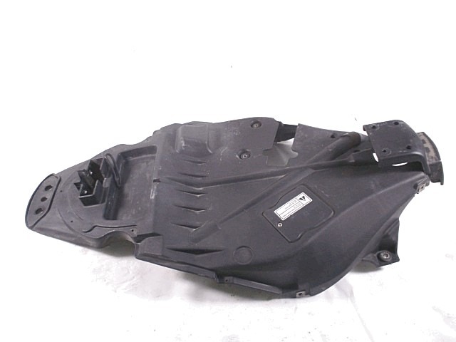 SOUS LE SI?GE FAIRING OEM N. AP8179536 PI?CES DE  D'OCCASION  MOTO APRILIA SCARABEO 200 (1999 - 2002) D?PLACEMENT 200 cc ANN?E DE CONSTRUCTION  2002