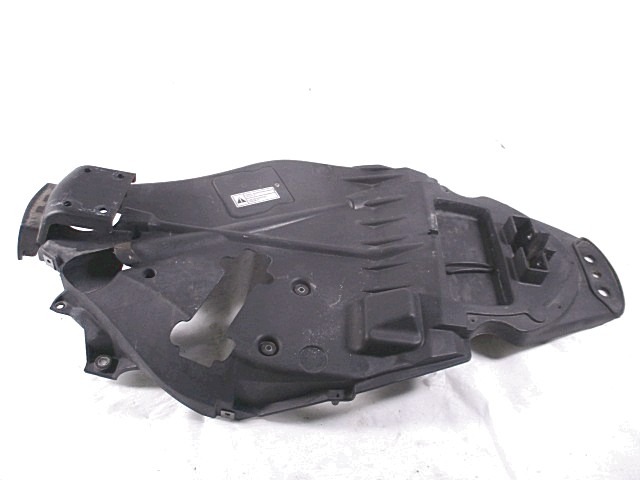 SOUS LE SI?GE FAIRING OEM N. AP8179536 PI?CES DE  D'OCCASION  MOTO APRILIA SCARABEO 200 (1999 - 2002) D?PLACEMENT 200 cc ANN?E DE CONSTRUCTION  2002