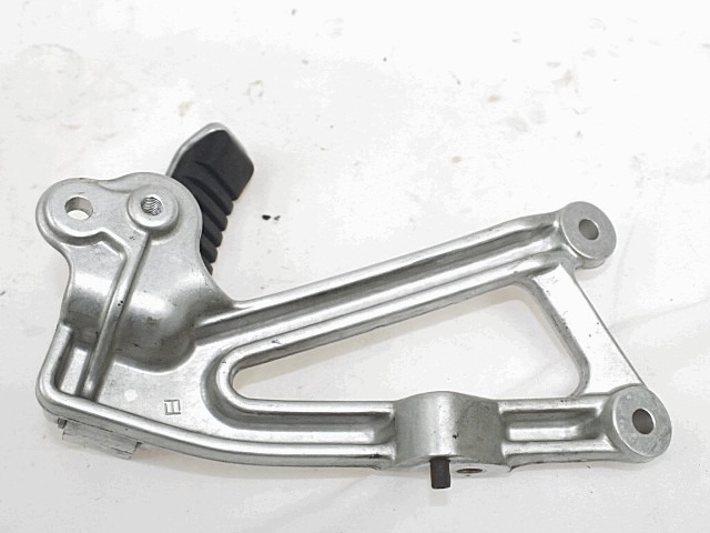 REPOSE-PIEDS AVANT OEM N. 0029337 0029723 PI?CES DE  D'OCCASION  MOTO DUCATI ST2 - ST4 - ST4 S ( 1997 - 2003 ) D?PLACEMENT 996 cc ANN?E DE CONSTRUCTION  2002