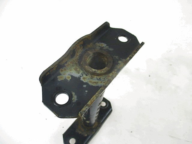 SUPPORT MOTEUR OEM N.  PI?CES DE  D'OCCASION  MOTO PEUGEOT SPEEDFIGHT 2 X-RACE 50 D?PLACEMENT 50 cc ANN?E DE CONSTRUCTION