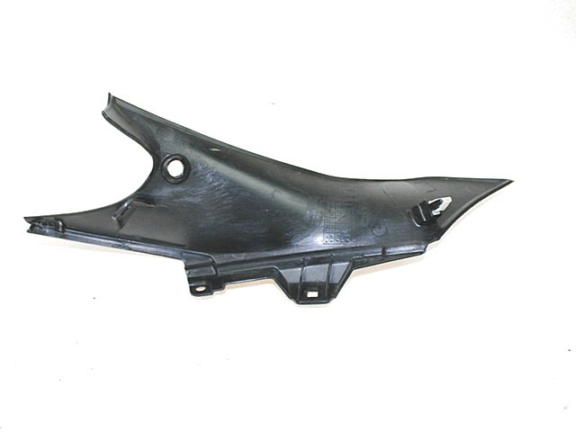 FAIRING LAT?RAL / ATTACHEMENT OEM N. 64460KPPT00 PI?CES DE  D'OCCASION  MOTO HONDA CBR 125 R JC50 (2007 - 17) D?PLACEMENT 125 cc ANN?E DE CONSTRUCTION  2016