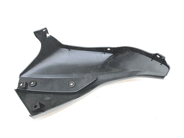 FAIRING LAT?RAL / ATTACHEMENT OEM N. GU32576210  PI?CES DE  D'OCCASION  MOTO MOTO GUZZI BREVA V 750 IE D?PLACEMENT 750 cc ANN?E DE CONSTRUCTION