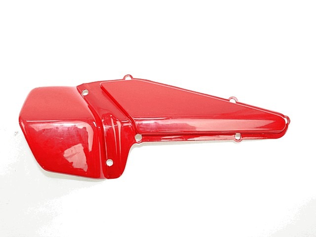 FAIRING LAT?RAL / ATTACHEMENT OEM N. GU32579210  PI?CES DE  D'OCCASION  MOTO MOTO GUZZI BREVA V 750 IE D?PLACEMENT 750 cc ANN?E DE CONSTRUCTION