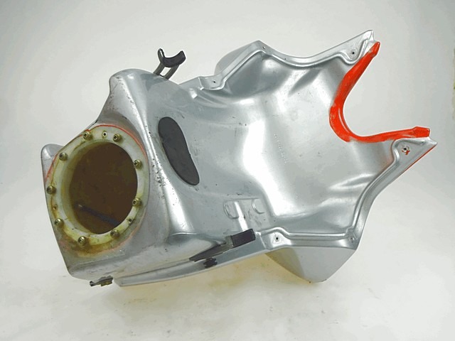 PIECES DE RESERVOIR A CARBURANT OEM N. 8000A5786 PI?CES DE  D'OCCASION  MOTO MV AGUSTA BRUTALE 910 S (2005 - 2011) D?PLACEMENT 910 cc ANN?E DE CONSTRUCTION  2006