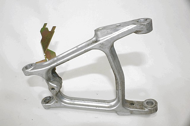 SUPPORT MOTEUR OEM N. R300054008000 PI?CES DE  D'OCCASION  MOTO BENELLI TNT TORNADO NAKED TRE 899 S (2008 - 2011) D?PLACEMENT 900 cc ANN?E DE CONSTRUCTION  2010