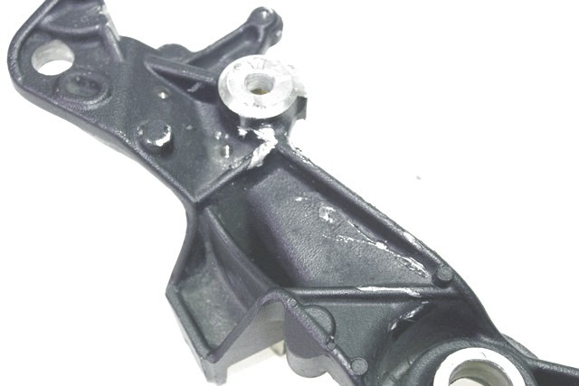 SUPPORT MOTEUR OEM N. 47110171B PI?CES DE  D'OCCASION  MOTO DUCATI MULTISTRADA 1200 S (2010 - 2012) D?PLACEMENT 1200 cc ANN?E DE CONSTRUCTION  2010