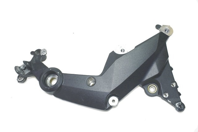 SUPPORT MOTEUR OEM N. 47110161A PI?CES DE  D'OCCASION  MOTO DUCATI MULTISTRADA 1200 S (2010 - 2012) D?PLACEMENT 1200 cc ANN?E DE CONSTRUCTION  2010