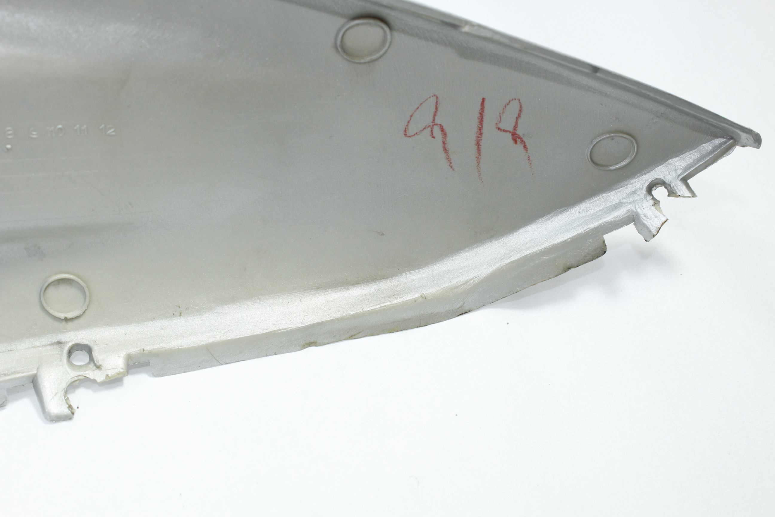 CARENAGE LATERALE OEM N. 453001L  PI?CES DE  D'OCCASION  MOTO TGB F409 150  D?PLACEMENT 150 cc ANN?E DE CONSTRUCTION  2000