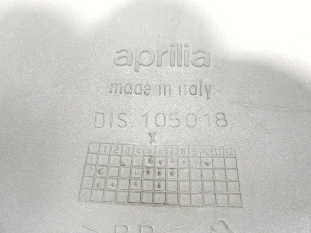 FAIRING ARRI?RE OEM N.  PI?CES DE  D'OCCASION  MOTO APRILIA SCARABEO 100 4T (2002 - 2006) D?PLACEMENT 100 cc ANN?E DE CONSTRUCTION