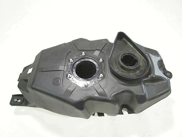 PIECES DE RESERVOIR A CARBURANT OEM N. 5D7F4111000  PI?CES DE  D'OCCASION  MOTO YAMAHA MT-125 ABS ( DAL 2017 ) D?PLACEMENT 125 cc ANN?E DE CONSTRUCTION  2017