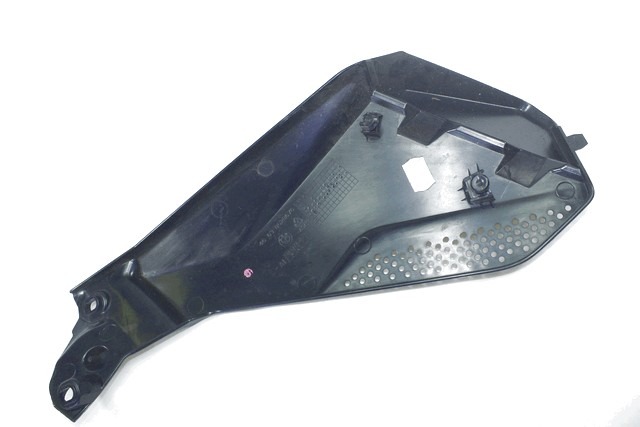 FAIRING LAT?RAL / ATTACHEMENT OEM N. 46638528676 PI?CES DE  D'OCCASION  MOTO BMW K50 R 1200 GS / R 1250 GS (2011 - 2019) D?PLACEMENT 1200 cc ANN?E DE CONSTRUCTION  2015