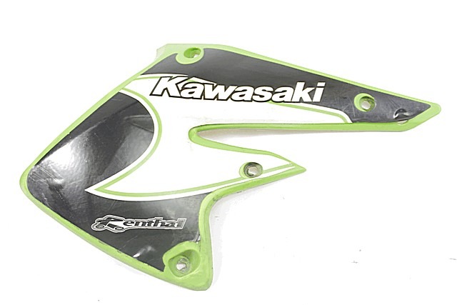 FAIRING LAT?RAL / ATTACHEMENT OEM N. 490890020290 PI?CES DE  D'OCCASION  MOTO KAWASAKI KX 250 F (2004 - 2005) D?PLACEMENT 250 cc ANN?E DE CONSTRUCTION  2005