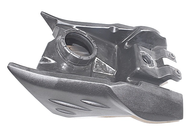 PIECES DE RESERVOIR A CARBURANT OEM N. 16117658348 PI?CES DE  D'OCCASION  MOTO BMW K14 F 650 CS (2000 - 2005) D?PLACEMENT 650 cc ANN?E DE CONSTRUCTION  2002