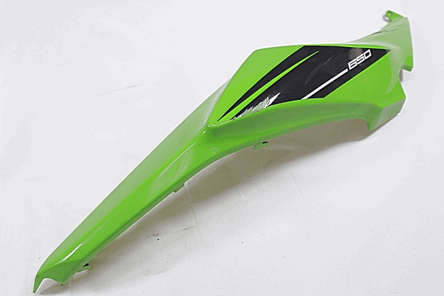 FAIRING LAT?RAL / ATTACHEMENT OEM N. 360410034 PI?CES DE  D'OCCASION  MOTO KAWASAKI NINJA 650 ABS ( DAL 2017 ) D?PLACEMENT 650 cc ANN?E DE CONSTRUCTION  2018