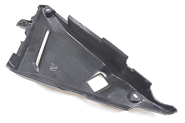 FAIRING LAT?RAL / ATTACHEMENT OEM N. 360010643 PI?CES DE  D'OCCASION  MOTO KAWASAKI NINJA 650 ABS ( DAL 2017 ) D?PLACEMENT 650 cc ANN?E DE CONSTRUCTION  2018