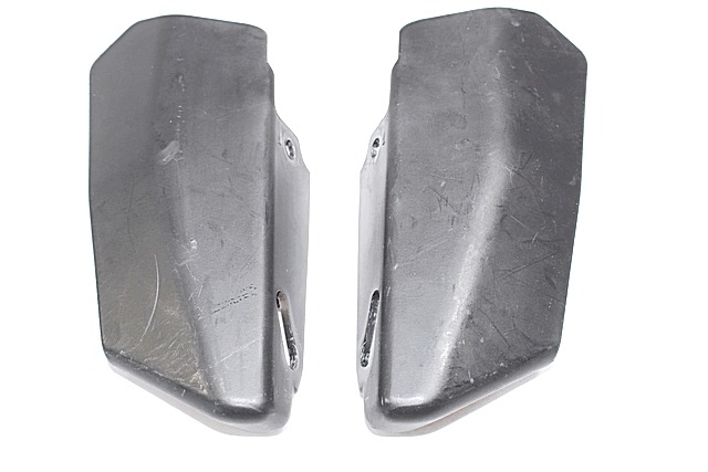 SOUS LE SI?GE FAIRING OEM N. CM024201 CM024202 PI?CES DE  D'OCCASION  MOTO PIAGGIO X8 400 (2006 - 2008) D?PLACEMENT 400 cc ANN?E DE CONSTRUCTION  2007