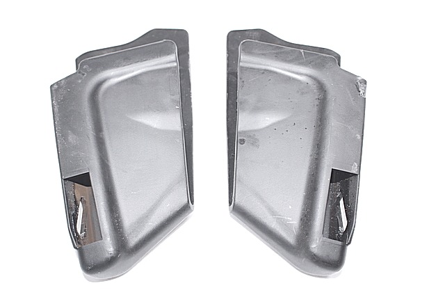 SOUS LE SI?GE FAIRING OEM N. CM024201 CM024202 PI?CES DE  D'OCCASION  MOTO PIAGGIO X8 400 (2006 - 2008) D?PLACEMENT 400 cc ANN?E DE CONSTRUCTION  2007