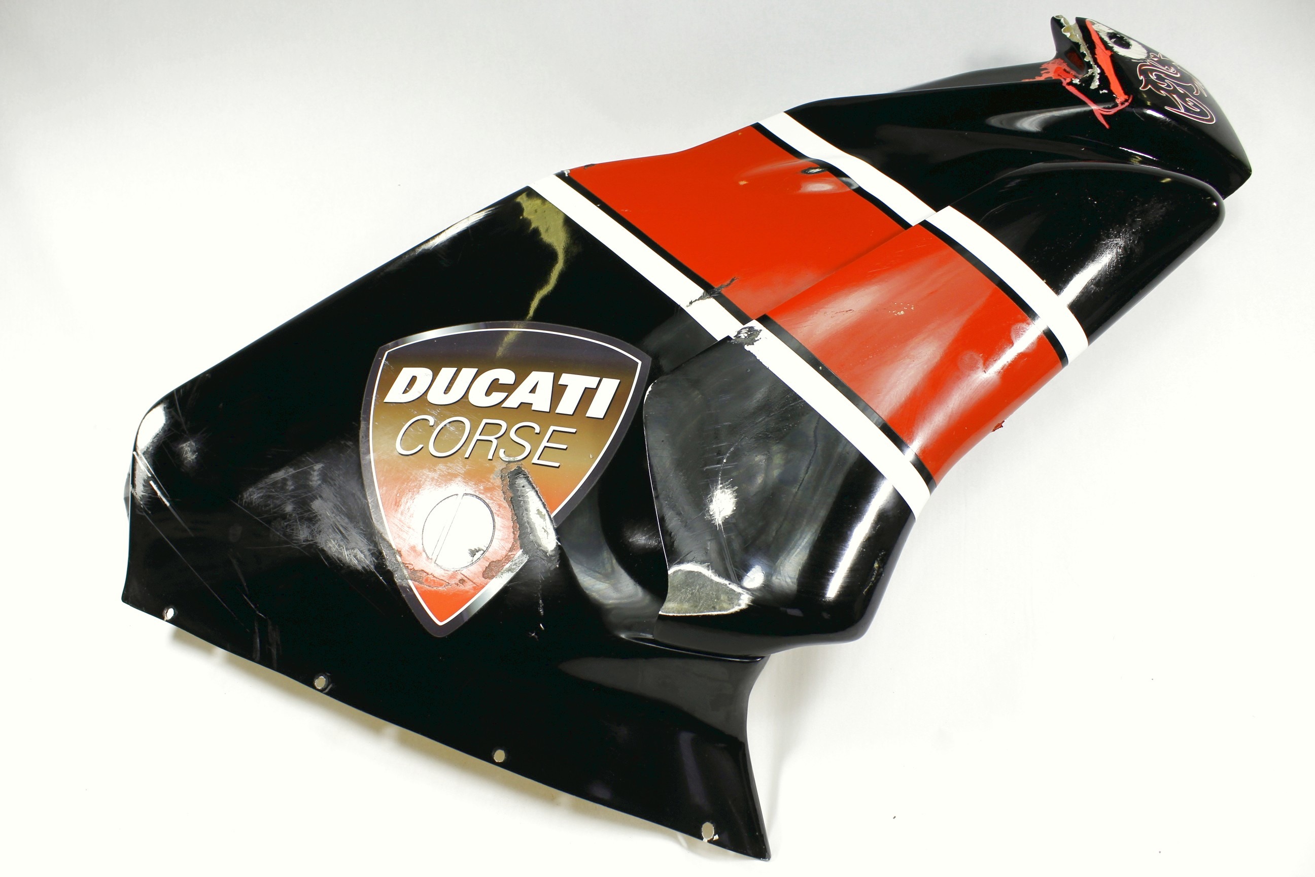 FAIRING LAT?RAL / ATTACHEMENT OEM N. 48031811C PI?CES DE  D'OCCASION  MOTO DUCATI 749 (2003 - 2007) D?PLACEMENT 750 cc ANN?E DE CONSTRUCTION  2005