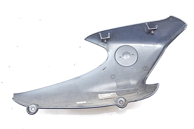 FAIRING LAT?RAL / ATTACHEMENT OEM N. 46637653793 PI?CES DE  D'OCCASION  MOTO BMW R28 R 1150 R / ROCKSTER ( 1999 - 2007 )  D?PLACEMENT 1150 cc ANN?E DE CONSTRUCTION  2001