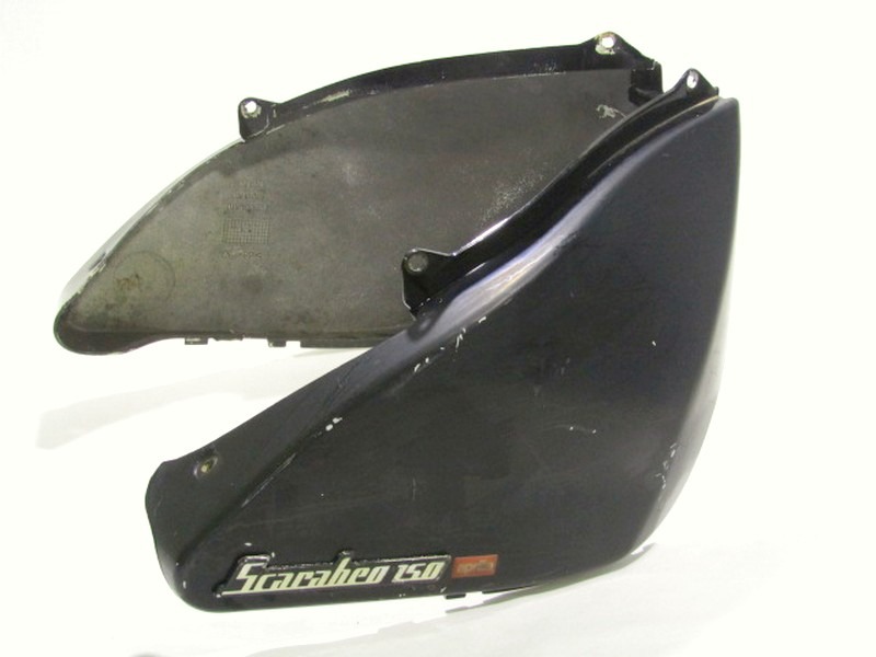 SOUS LE SI?GE FAIRING OEM N. AP81487 PI?CES DE  D'OCCASION  MOTO APRILIA SCARABEO 150 (1999/2002) D?PLACEMENT 150 cc ANN?E DE CONSTRUCTION  2001