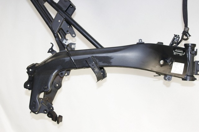 CHASSIS AVEC PAPIERS OEM N. 5D7F11100100 5D7WH2020900 5D7H591A0000 PI?CES DE  D'OCCASION  MOTO YAMAHA YZF-R125 (2008-2013) D?PLACEMENT 125 cc ANN?E DE CONSTRUCTION  2008