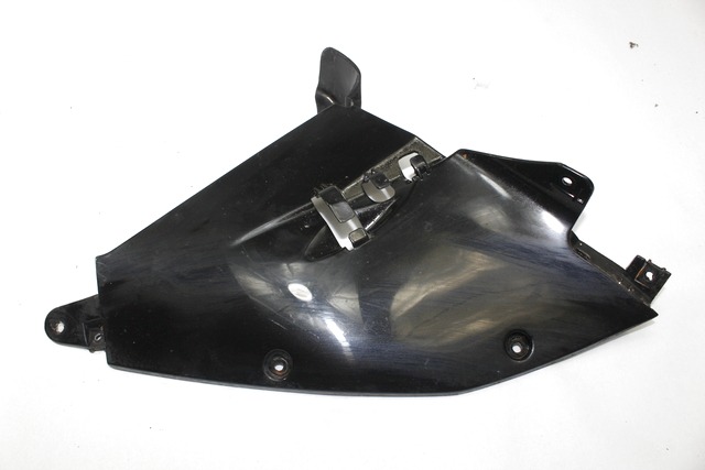 FAIRING LAT?RAL / ATTACHEMENT OEM N. 4TV2835J00P1 PI?CES DE  D'OCCASION  MOTO YAMAHA YZF 600 R THUNDERCAT (1996 - 2004) D?PLACEMENT 600 cc ANN?E DE CONSTRUCTION