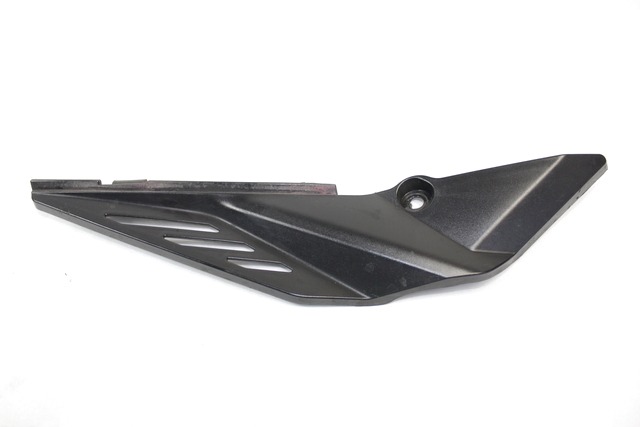 FAIRING LAT?RAL / ATTACHEMENT OEM N. 851670 PI?CES DE  D'OCCASION  MOTO APRILIA SHIVER 750 (2008 - 2010) D?PLACEMENT 750 cc ANN?E DE CONSTRUCTION  2008