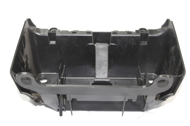 SUPPORT DE BATTERIE OEM N. 81210MGSD30 PI?CES DE  D'OCCASION  MOTO HONDA NC 700 X RC63 (2012 - 2013) D?PLACEMENT 700 cc ANN?E DE CONSTRUCTION  2013