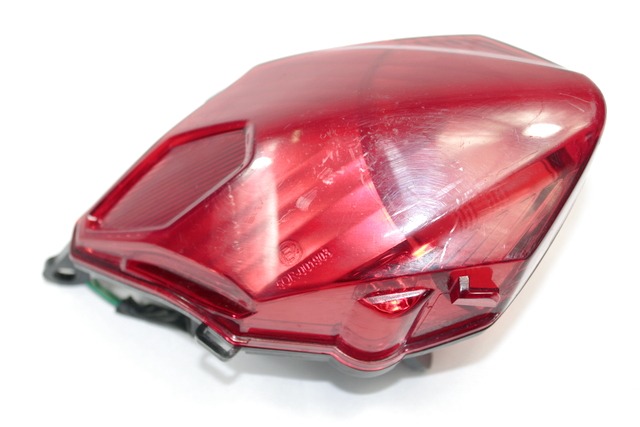 FEU ARRI?RE OEM N. (D) 33703MGSD31 PI?CES DE  D'OCCASION  MOTO HONDA NC 700 X RC63 (2012 - 2013) D?PLACEMENT 700 cc ANN?E DE CONSTRUCTION  2013