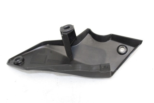 FAIRING LAT?RAL / ATTACHEMENT OEM N.  PI?CES DE  D'OCCASION  MOTO YAMAHA TRACER 700 ABS RM14 (2016 - 2019) D?PLACEMENT 700 cc ANN?E DE CONSTRUCTION  2019