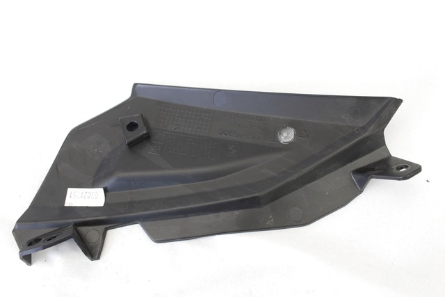 FAIRING LAT?RAL / ATTACHEMENT OEM N. 46638546355 PI?CES DE  D'OCCASION  MOTO BMW K73 F 800 R (2005 - 2019) D?PLACEMENT 800 cc ANN?E DE CONSTRUCTION  2017