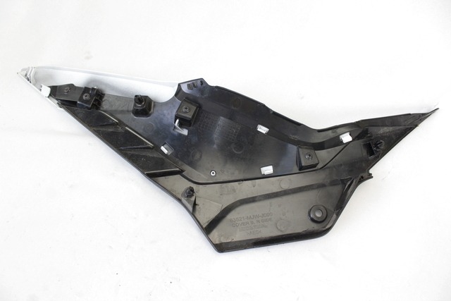 FAIRING LAT?RAL / ATTACHEMENT OEM N. 83511MJWJ00 83521MJWJ00 PI?CES DE  D'OCCASION  MOTO HONDA CB 500 FA PC58 (2017 - 2018) D?PLACEMENT 500 cc ANN?E DE CONSTRUCTION  2017