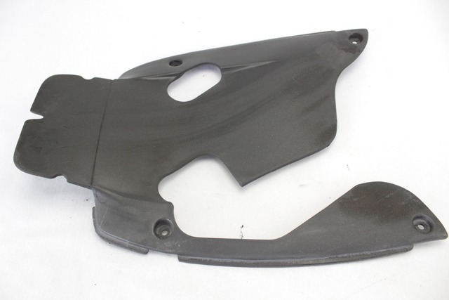 SOUS LE SI?GE FAIRING OEM N. AP8148277 PI?CES DE  D'OCCASION  MOTO APRILIA SR 150 (1999 - 2002) D?PLACEMENT 150 cc ANN?E DE CONSTRUCTION  2000