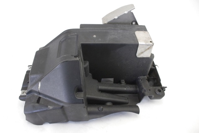 SUPPORT DE BATTERIE OEM N. 82919871A PI?CES DE  D'OCCASION  MOTO DUCATI MULTISTRADA 1200 S (2010 - 2012) D?PLACEMENT 1200 cc ANN?E DE CONSTRUCTION  2010