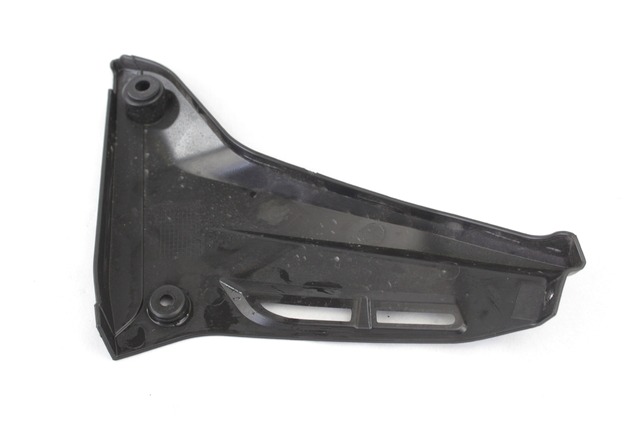 FAIRING LAT?RAL / ATTACHEMENT OEM N. 65682L430000 PI?CES DE  D'OCCASION  MOTO KEEWAY RKF 125 (2018 - 2019) D?PLACEMENT 125 cc ANN?E DE CONSTRUCTION  2018