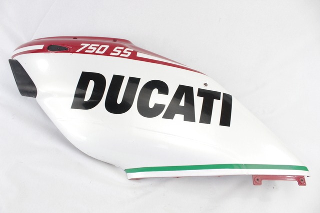 FAIRING LAT?RAL / ATTACHEMENT OEM N. 48030821A PI?CES DE  D'OCCASION  MOTO DUCATI SUPERSPORT 750 (1999 - 2002) D?PLACEMENT 750 cc ANN?E DE CONSTRUCTION  2004