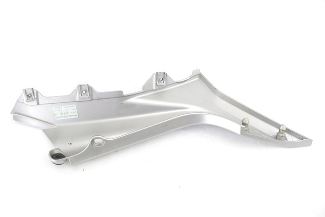 FAIRING LAT?RAL / ATTACHEMENT OEM N. 80D0B6320 PI?CES DE  D'OCCASION  MOTO MV AGUSTA BRUTALE 800 (2012 - 2016) D?PLACEMENT 800 cc ANN?E DE CONSTRUCTION  2014