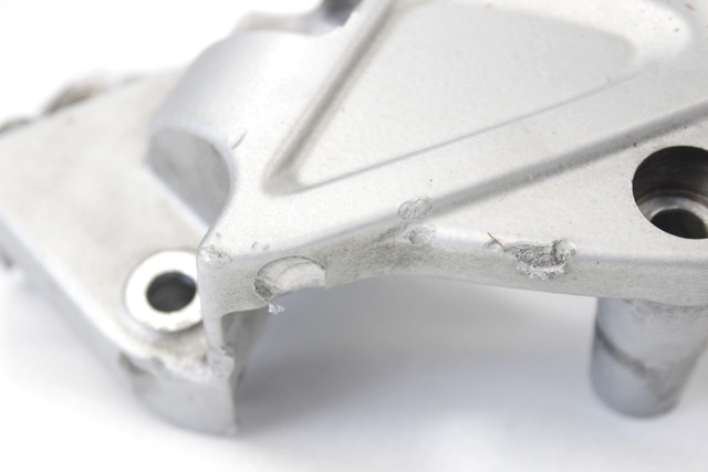 REPOSE-PIEDS AVANT OEM N. 46717684320 PI?CES DE  D'OCCASION  MOTO BMW K73 F 800 R (2005 - 2019) D?PLACEMENT 800 cc ANN?E DE CONSTRUCTION  2009