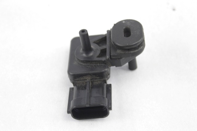 CAPTEUR D'AIR / SOLENOID OEM N. 211760058 PI?CES DE  D'OCCASION  MOTO KAWASAKI Z 750 ( 2003 - 2006 ) D?PLACEMENT 750 cc ANN?E DE CONSTRUCTION  2006